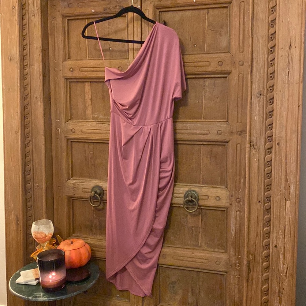 One sleeve Asymmetrical mini/midi dress